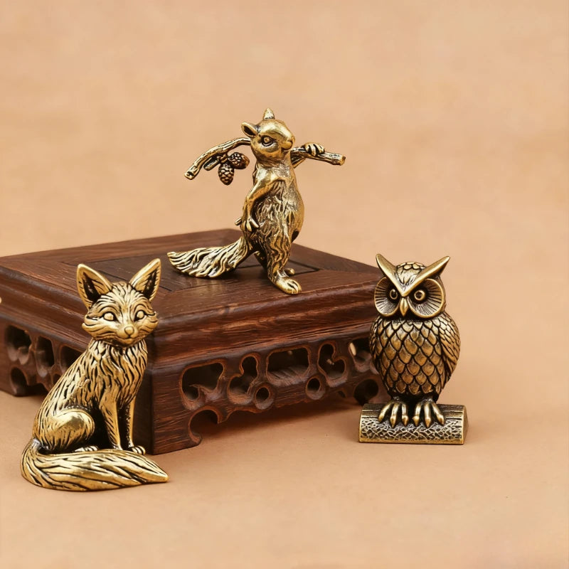Squirrel with Acorn — Small Bronze Squirrel
