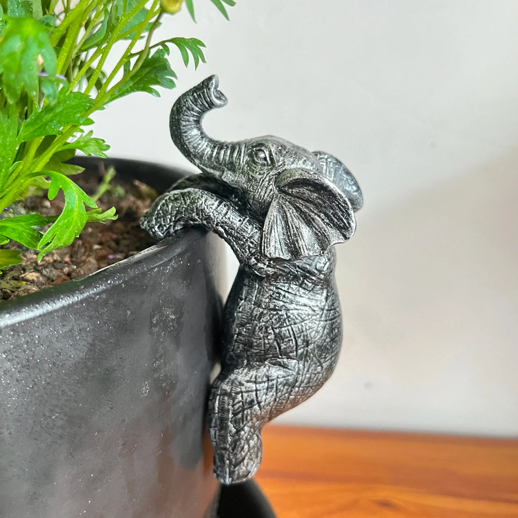 Silver elephant pot hanger